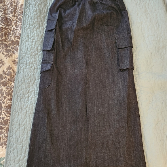 Revolve Mora Maxi Skirt in Charcoal - Picture 4 of 4